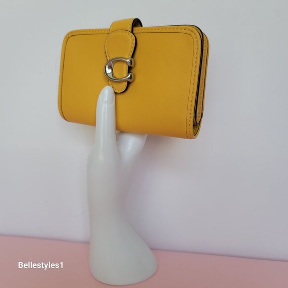 COACH Tabby Smooth Leather Medium Bifold Wallet – Canary color - Picture 5 of 16